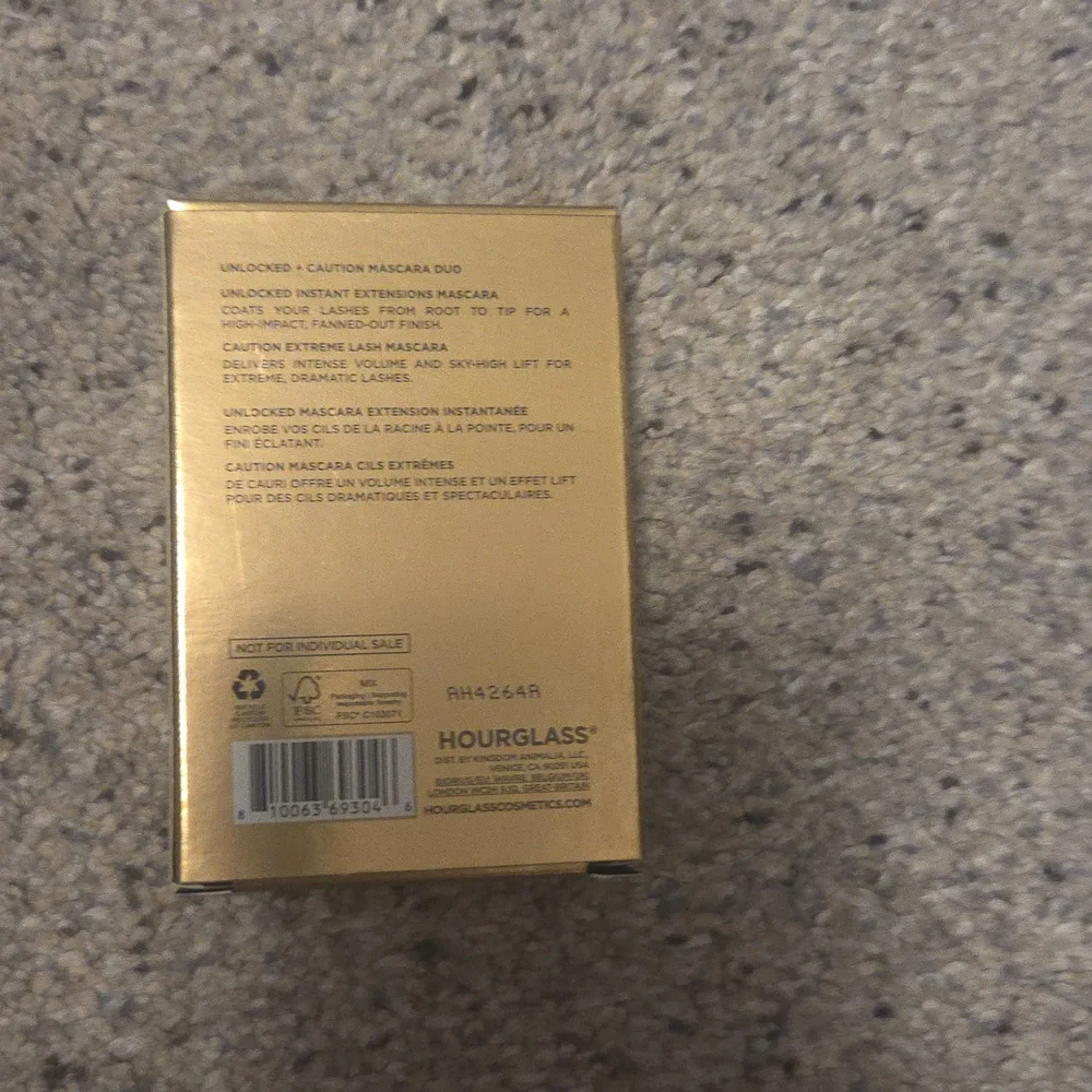 Nwot Hourglass Unlocked And Caution Mascara - Picture 2 of 3